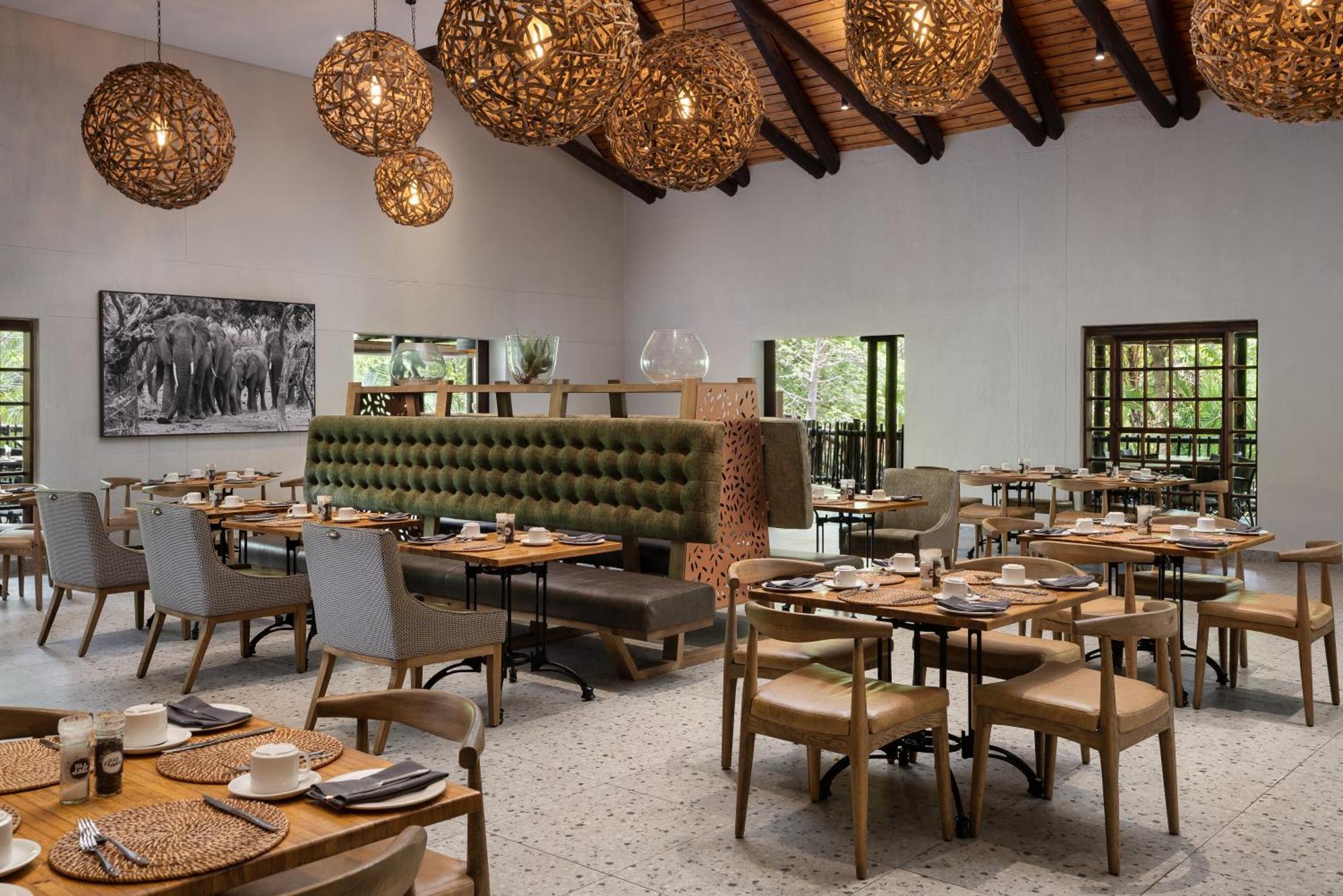 Kruger Gate Hotel Скукуза Екстер'єр фото
