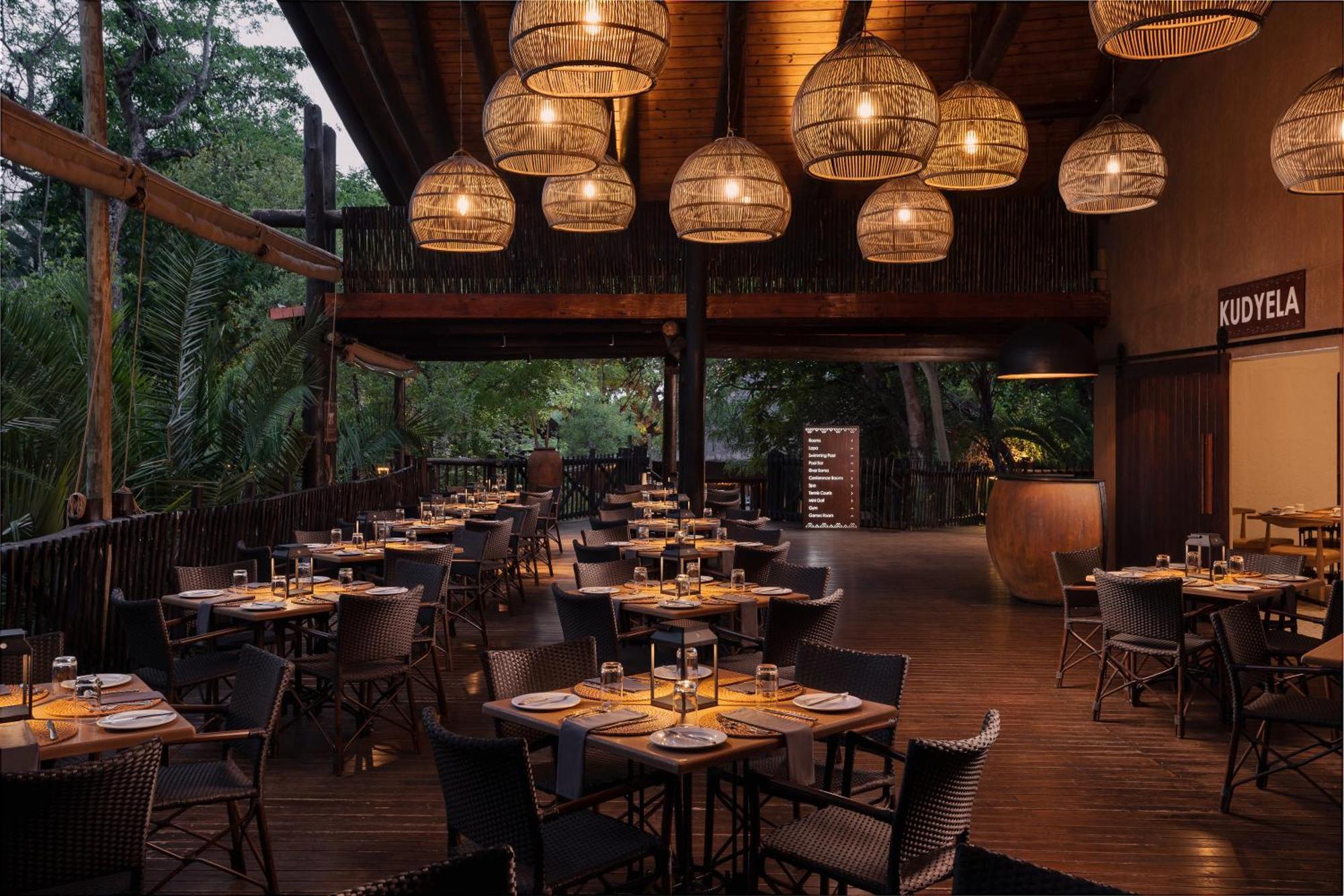 Kruger Gate Hotel Скукуза Екстер'єр фото
